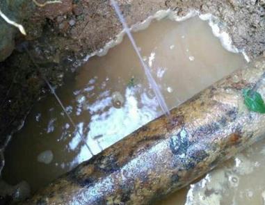 甘谷楼顶渗水维修公司分享下地暖漏水的原因及检测方法。